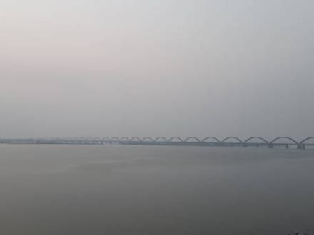 గోదావరిలో దూకి ఫ్యామిలీ సూసైడ్