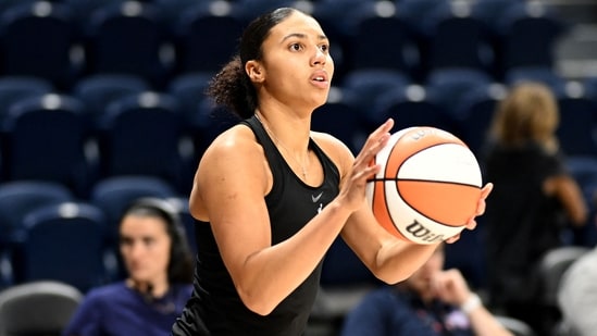 Azzi Fudd initially experienced knee soreness on Aug. 7 while going through pregame warmups. (Getty Images via AFP)