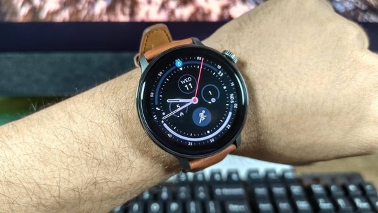 30 days with a smartwatch showed me which features actually matter.