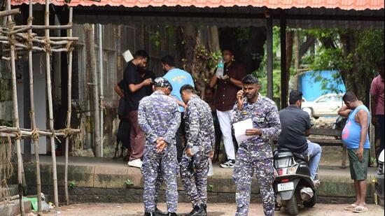 The police rushed all four family members to the JJ Hospital on Sunday, where they were declared brought dead. (Bhushan Koyande/HT Photo)
