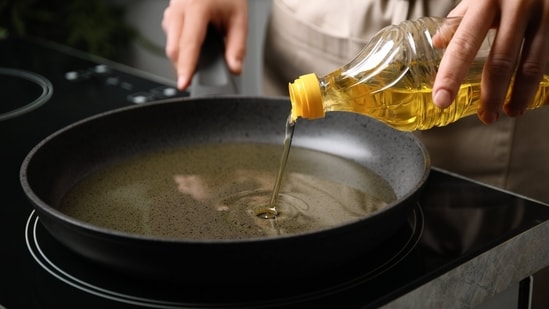 Cooking oils that may help manage cholesterol and support heart health.