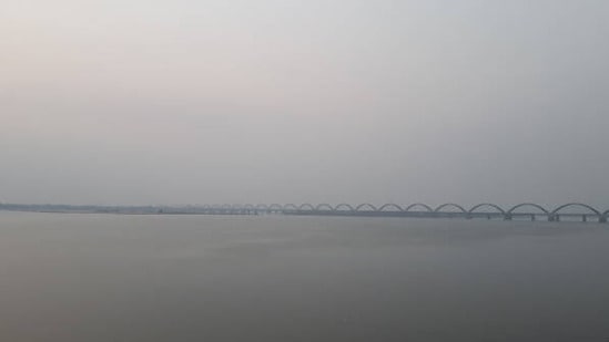 గోదావరిలో దూకి ఫ్యామిలీ సూసైడ్