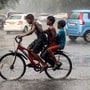কলকাতা-সহ দক্ষিণবঙ্গের অন্যান্য জেলাতে রয়েছে ভারী বৃষ্টির সতর্কতা। 
