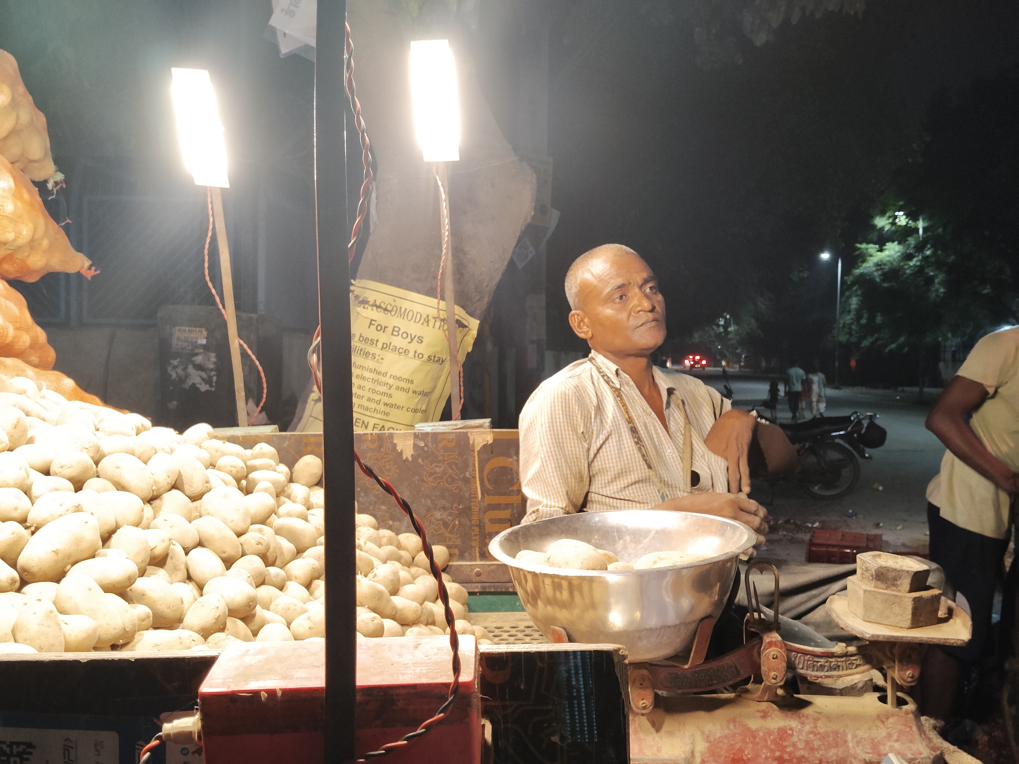 Low-light Camera Sample (3) (Shubh Bhushan - Hindustan Times)