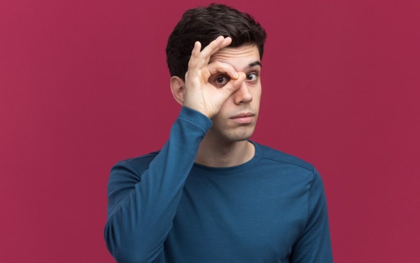 Blurry vision isn’t always about glasses — it can be from blood sugar swings, cataracts, or retinal swelling that lenses can’t fix. (Freepik)
