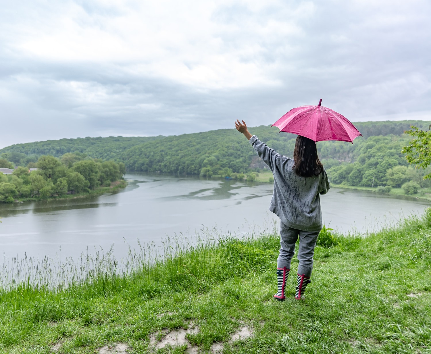 Approach monsoon travel practically instead of merely romanticising the rain. Make sure you carry all the essentials and remain prepared for sudden weather changes. (Picture credit: Freepik) Approach monsoon travel practically instead of merely romanticising the rain. Make sure you carry all the essentials and remain prepared for sudden weather changes. (Picture credit: Freepik)