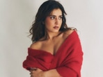<p>ఊహలు గుసగుసలాడే సినిమాతో తెలుగు ఇండస్ట్రీలో అడుగుపెట్టిన రాశీ ఖన్నా.. ఆ తర్వాత స్టార్ హీరోయిన్ గా ఎదిగింది. </p>(instagram-Raashii Khanna)