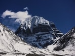 What message does Sadhguru's recent journey to Mount Kailash give to spiritual seekers?