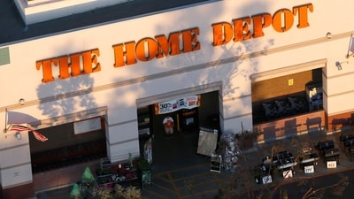 Home Depot stock rises after Q2 earnings beat estimates, with strong sales, higher comparable sales, market share gains and a steady 2026 outlook. (REUTERS/Lucy Nicholson/File Photo) (REUTERS)