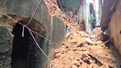 Kolkata Municipal Corporation (KMC) confirmed that the building was over 200-year-old and that it had earlier declared the building ‘dangerous’ and ‘dilapidated’. (HT Photo) Kolkata Municipal Corporation (KMC) confirmed that the building was over 200-year-old and that it had earlier declared the building ‘dangerous’ and ‘dilapidated’. (HT Photo)
