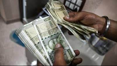 On August 3, a division bench of the high court directed the state government to clear all pending DA dues of approximately 7.5 lakh employees and pensioners within a fortnight. (HT File) On August 3, a division bench of the high court directed the state government to clear all pending DA dues of approximately 7.5 lakh employees and pensioners within a fortnight. (HT File)
