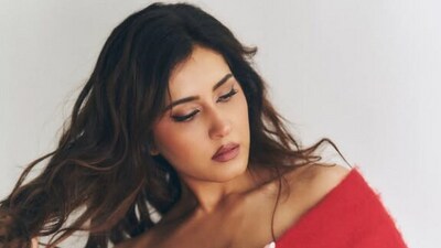 <p>ప్రస్తుతం రాశీ ఖన్నా చేతిలో తెలుగు సినిమాలేవీ పెద్దగా లేవు. చివరగా ఆమె పవన్ కళ్యాణ్ సరసన ఉస్తాద్ భగత్ సింగ్ సినిమా చేసింది. </p> (instagram-Raashii Khanna) <p>ప్రస్తుతం రాశీ ఖన్నా చేతిలో తెలుగు సినిమాలేవీ పెద్దగా లేవు. చివరగా ఆమె పవన్ కళ్యాణ్ సరసన ఉస్తాద్ భగత్ సింగ్ సినిమా చేసింది. </p> (instagram-Raashii Khanna)