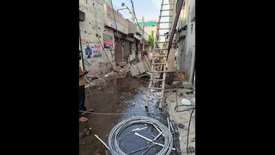 The accident also disrupted power supply in the locality, with restoration expected to take more than six hours. (HT Photo) The accident also disrupted power supply in the locality, with restoration expected to take more than six hours. (HT Photo)
