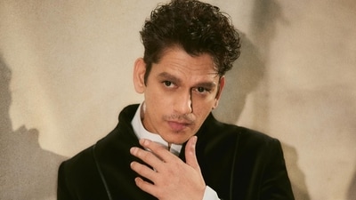Vijay Varma gave it back to the host after he was called 'biggest red flag' on stage. (Photo: Instagram) Vijay Varma gave it back to the host after he was called 'biggest red flag' on stage. (Photo: Instagram)