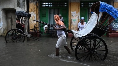 ভোর প্রায় ৫টা নাগাদ ঘটনাটি ঘটে জোড়াবাগানের ব্রজদুলাল স্ট্রিটে বিল্ডিং ভেঙে পড়ে (ছবিটি প্রতীকী) (Hindustan Times) ভোর প্রায় ৫টা নাগাদ ঘটনাটি ঘটে জোড়াবাগানের ব্রজদুলাল স্ট্রিটে বিল্ডিং ভেঙে পড়ে (ছবিটি প্রতীকী) (Hindustan Times)