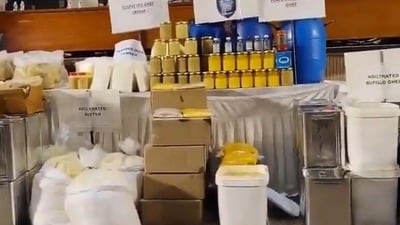 36 టన్నుల కల్తీ నెయ్యి సీజ్! 36 టన్నుల కల్తీ నెయ్యి సీజ్!