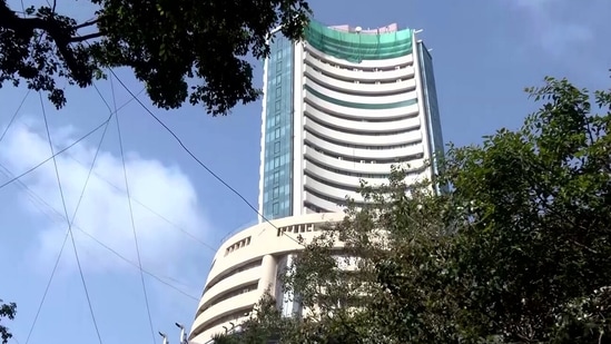 The Nifty 50 index closed at 24,154.90, down 132.75 points or 0.55 per cent, while the BSE Sensex closed at 77,235.46, lower by 492.70 points or 0.63 per cent. (ANI Video Grab)