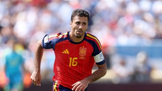 Rodri #16 of Spain runs with the ball during the FIFA World Cup 2026 Final match between Spain and Argentina at New York New Jersey Stadium (Getty Images via AFP)