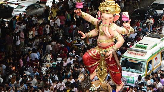 Mumbai, India – 16 June 2026: Devotees carrying Idol Ganesh Lord to the Pandal from the Ganesh Workshop, in Mumbai, India, on Sunday 16 June 2026. (Photo by Bhushan Koyande/HT Photo)