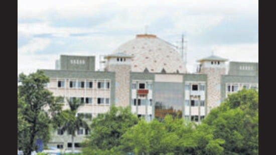 The civic body’s response showed a substantial gap between the number of notices served and the enforcement data available. (FILE)