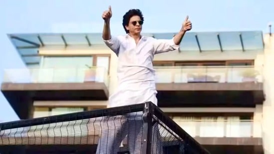 Shah Rukh Khan: నాగ పంచమి రోజే షారుఖ్ ఖాన్ ఇల్లు మన్నత్లో 8 అడుగుల పాములు ప్రత్యక్షం.. అర్ధరాత్రి దాకా సెర్చ్ ఆపరేషన్