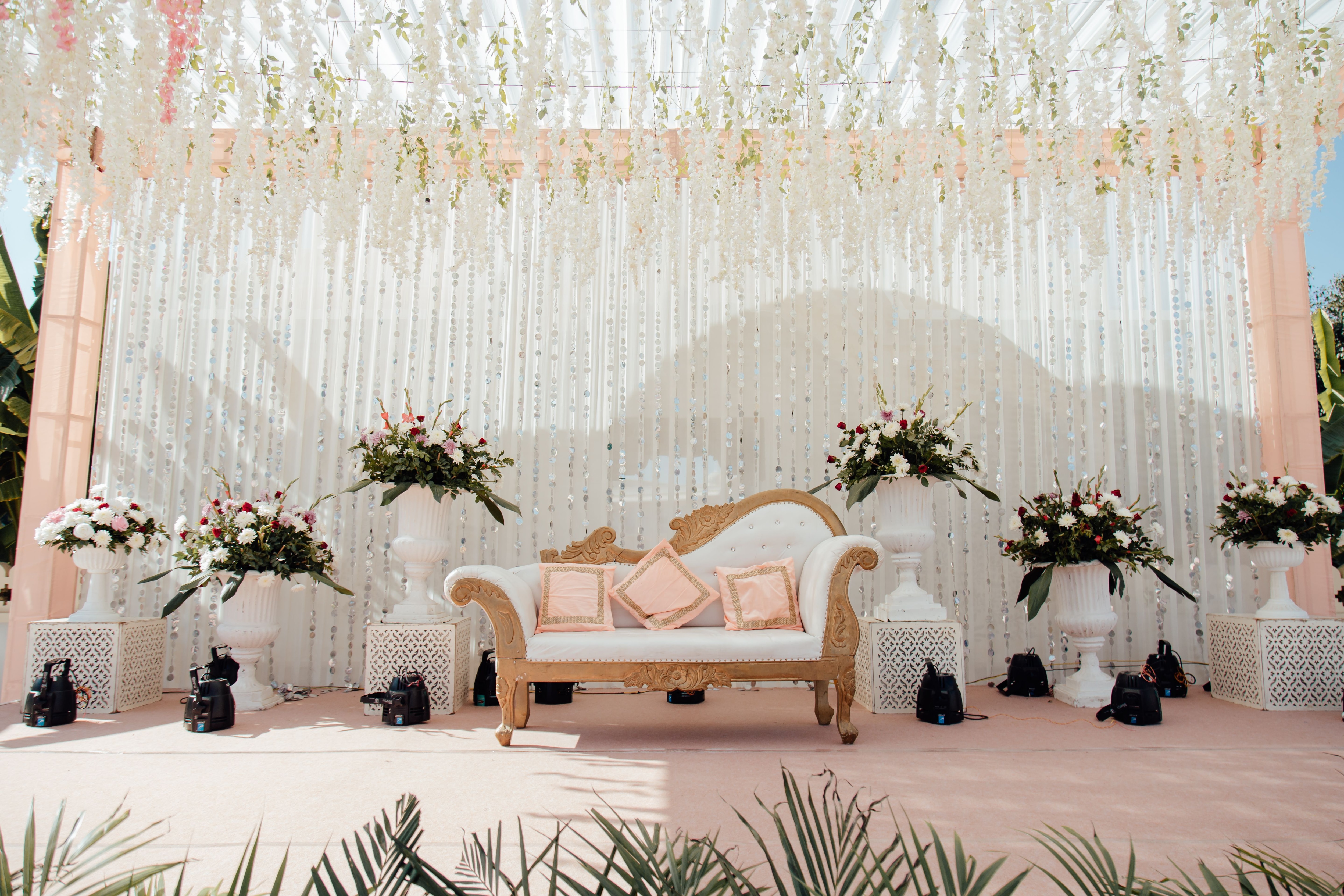 The décor for weddings is becoming not just more beautiful, but also more functional. (Pexel)