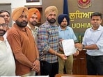 Members of Ludhiana food supply association submitting a memorandum to deputy commissioner Himanshu Jain on Wednesday. (HT photo)