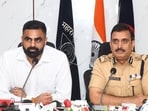 Pune collector Jitendra Dudi and Pimpri-Chinchwad police commissioner Vinay Kumar Choubey. Pune district administration has drawn up time-bound action plan to tackle traffic congestion, poor road conditions, encroachments, power supply and other infra issues in Chakan industrial belt. (HT)
