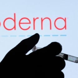 Moderna stock surged after its mRNA cancer vaccine showed positive Phase 3 results with Merck’s Keytruda, boosting hopes for a new melanoma treatment. (REUTERS/Dado Ruvic/Illustration/File Photo)