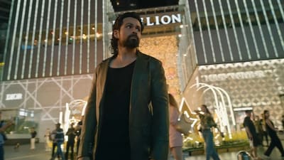 Awarapan 2 worldwide box office collection day 5: Emraan Hashmi in a still from the film. Awarapan 2 worldwide box office collection day 5: Emraan Hashmi in a still from the film.