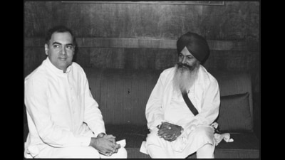 Harchand Singh Longowal had signed the Punjab accord, also known as the Rajiv-Longowal accord, with then Prime Minister Rajiv Gandhi on July 24, 1985. (HT File) Harchand Singh Longowal had signed the Punjab accord, also known as the Rajiv-Longowal accord, with then Prime Minister Rajiv Gandhi on July 24, 1985. (HT File)