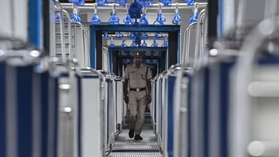 ট্রেনে সহযাত্রীদের সাথে বচসার কয়েক ঘণ্টার মধ্যেই বিদেশি নাগরিকের মৃত্যু হয়েছে। (AFP) ট্রেনে সহযাত্রীদের সাথে বচসার কয়েক ঘণ্টার মধ্যেই বিদেশি নাগরিকের মৃত্যু হয়েছে। (AFP)
