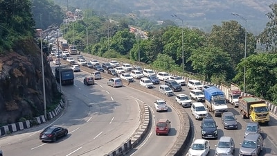 Maharashtra Cabinet approves Mumbai Metro Line 13 and Pune Ring Road’s eastern extension to boost connectivity and ease traffic (HT Photo/ Representational ) Maharashtra Cabinet approves Mumbai Metro Line 13 and Pune Ring Road’s eastern extension to boost connectivity and ease traffic (HT Photo/ Representational )