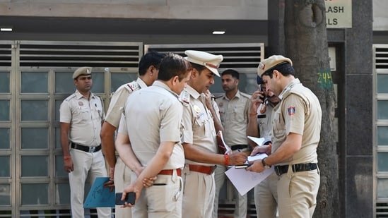A 17-year-old girl was allegedly strangled by her cousin and her body was found stuffed inside a suitcase (Hindustan Times/Representational image)