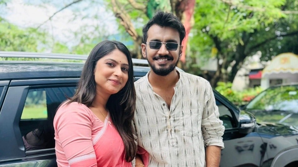 শুভস্মিতাকে পাশে নিয়ে কেন এমন কথা বললেন অরুনাভ?