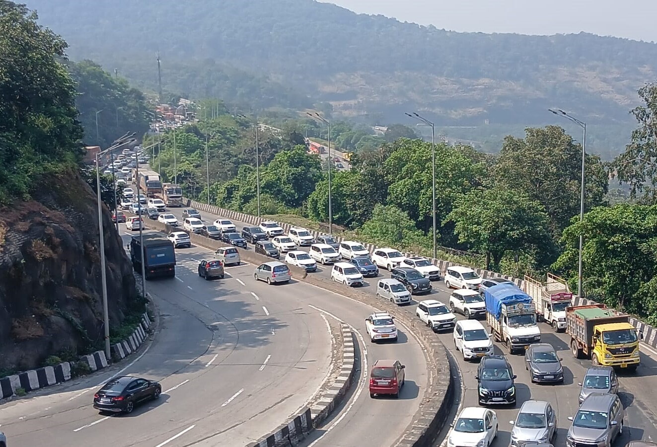 Nearly three decades later, 700 km of roads proposed in Pune’s 1997 development plan are still incomplete. (HT Photo/ Representational )