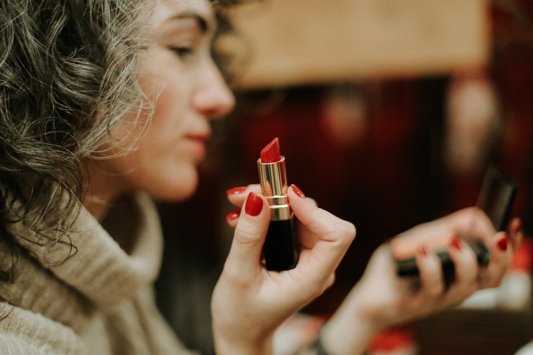 Warm undertones often pair beautifully with peachy nudes. (Unsplash) Warm undertones often pair beautifully with peachy nudes. (Unsplash)