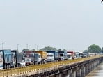 The replacement work on the old Jajmau bridge has a completion deadline, which ends on December 12.