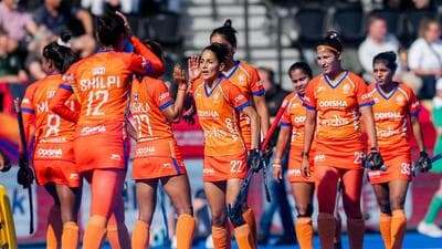 Amstelveen - 2026 FIH Hockey World Cup Belgium & Netherlands (W) 23 India v England (Pool D) Picture: Baljeet Kaur Player of India shakes hands after the match COPYRIGHT WORLDSPORTPICS / Ewout Pahud de Mortanges No archive allowed (Ewout Pahud de Mortanges)