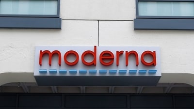 Moderna stock falls 12% after a 177% surge as investors weigh the intismeran cancer vaccine win, future demand, pricing and other cancer trials. (AP Photo/Bill Sikes, File)prnto (AP Photo/Bill Sikes) Moderna stock falls 12% after a 177% surge as investors weigh the intismeran cancer vaccine win, future demand, pricing and other cancer trials. (AP Photo/Bill Sikes, File)prnto (AP Photo/Bill Sikes)