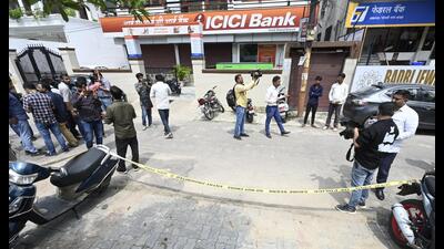 Police sealed the crime scene in Gomti Nagar where the woman banker was allegedly killed by her husband. (Deepak Gupta/HT Photo)
