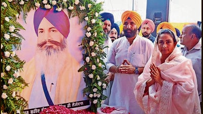 SAD leader and Bathinda MP Harsimrat Kaur Badal during an event to mark the 41st death anniversary of Sant Harchand Singh Longowal in Sangrur on Thursday . (HT) SAD leader and Bathinda MP Harsimrat Kaur Badal during an event to mark the 41st death anniversary of Sant Harchand Singh Longowal in Sangrur on Thursday . (HT)