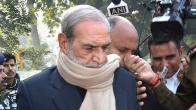 Congress leader Sajjan Kumar seen appearing in the Patiala House Court in connection with the 1984 anti-Sikh riots case. (PTI) Congress leader Sajjan Kumar seen appearing in the Patiala House Court in connection with the 1984 anti-Sikh riots case. (PTI)