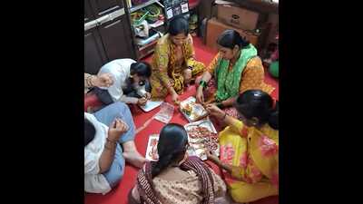 Women busy making eco-friendly rakhis in Prayagraj (HT Photo) Women busy making eco-friendly rakhis in Prayagraj (HT Photo)