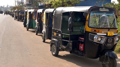 Lost bags recovered, American tourists praise Thalassery traffic police, auto driver (PTI) Lost bags recovered, American tourists praise Thalassery traffic police, auto driver (PTI)