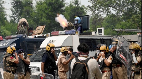 Police deployment during Qaumi Insaaf Morcha’s previous march to the city. (Ravi Kumar/HT)