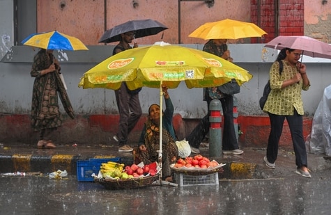Gram it: As commuters huddled under umbrellas and navigated rain-soaked Connaught Place during Wednesday’s downpour, the Capital once again slipped into monsoon mode. The wet spell is set to linger, with the India Meteorological Department forecasting a generally cloudy sky and very light to light rain for Friday, August 21. 