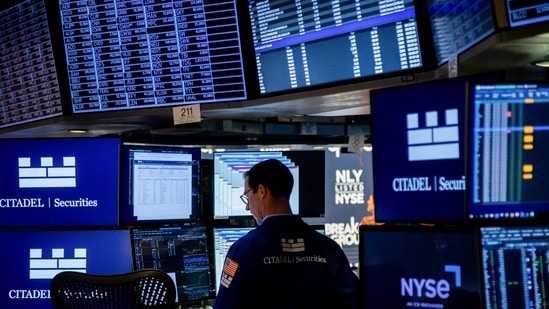 US stocks fell as oil prices and Treasury yields rose. Dow, S&P 500 and Nasdaq dropped. 
