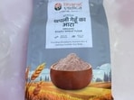 Is khapli atta better than regular atta? Can khapli atta be mixed with wheat flour?