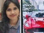 కారు ఢీకొని యువతి దుర్మరణం